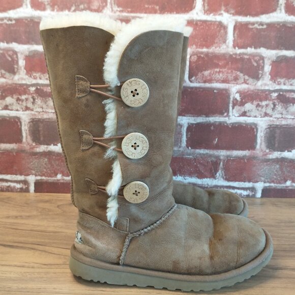 UGG Shoes - Ugg Boots Womens Size 6 Triple Bailey Button Brown Classic Boot